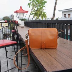 Wander Crossbody